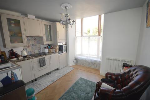 1 bedroom flat to rent, Penryn Street, Redruth