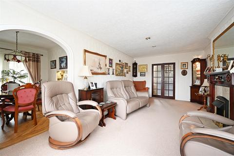 3 bedroom detached bungalow for sale, New Road, Barlborough, Chesterfield