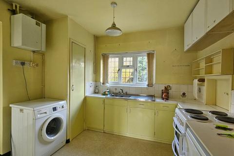 3 bedroom semi-detached house to rent, Eastcote Road, Pinner