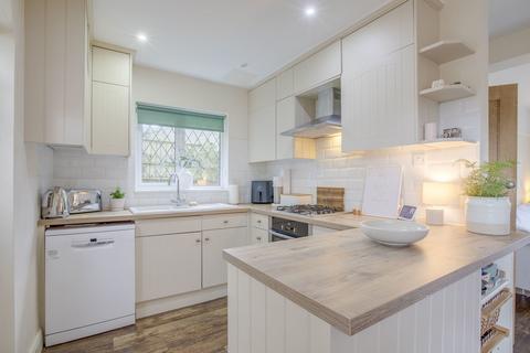 2 New Road, Chalfont St Giles, HP8 4AG