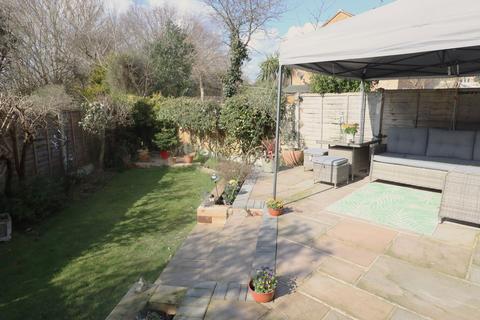 58 Cheapside East, Rayleigh, SS6 9JU