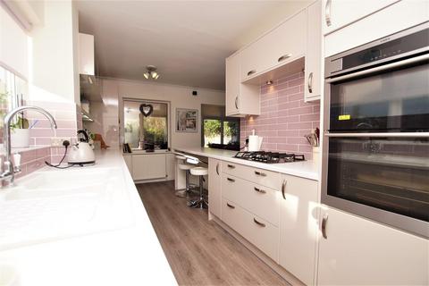 58 Cheapside East, Rayleigh, SS6 9JU