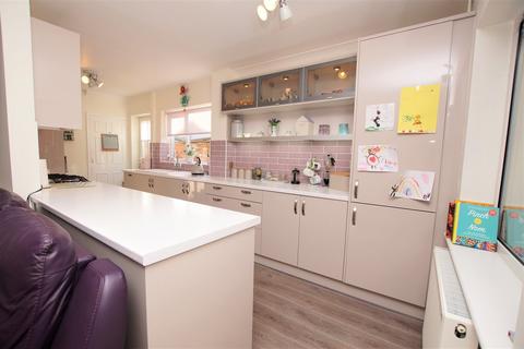 58 Cheapside East, Rayleigh, SS6 9JU