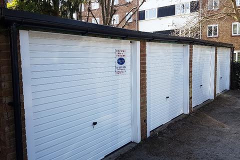 Garage to rent, Okehampton Close, London N12
