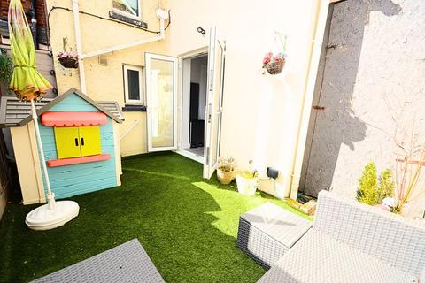 46 Gloucester Road, Bournemouth, BH7 6HZ