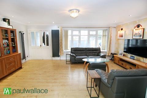 15b Varney Close, Cheshunt, Waltham Cross, EN7 6LU