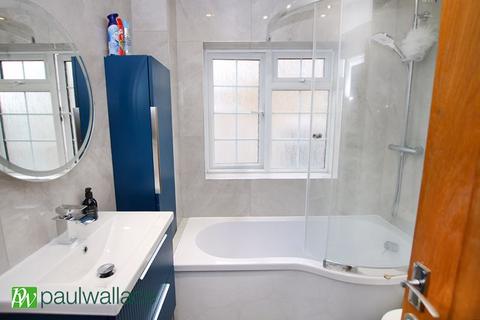 15b Varney Close, Cheshunt, Waltham Cross, EN7 6LU