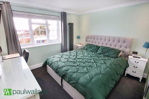 15b Varney Close, Cheshunt, Waltham Cross, EN7 6LU