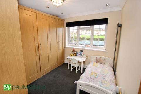 15b Varney Close, Cheshunt, Waltham Cross, EN7 6LU