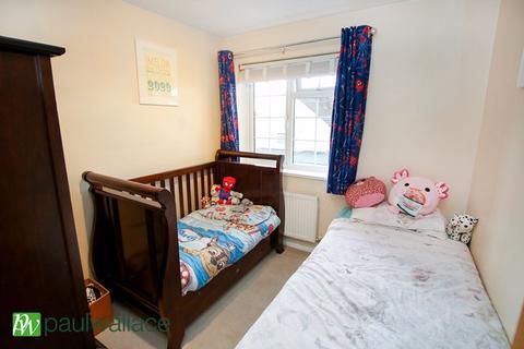 15b Varney Close, Cheshunt, Waltham Cross, EN7 6LU