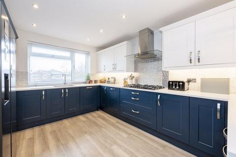 18 Barnfield, Crowborough, TN6 2RY