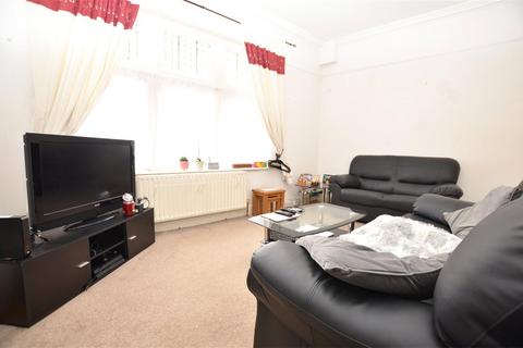 2 bedroom apartment to rent, Broad Street, Teddington