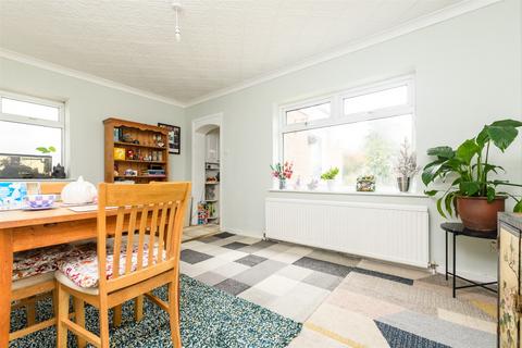 2 bedroom semi-detached bungalow for sale, Woodlands Avenue, Sidcup, Kent