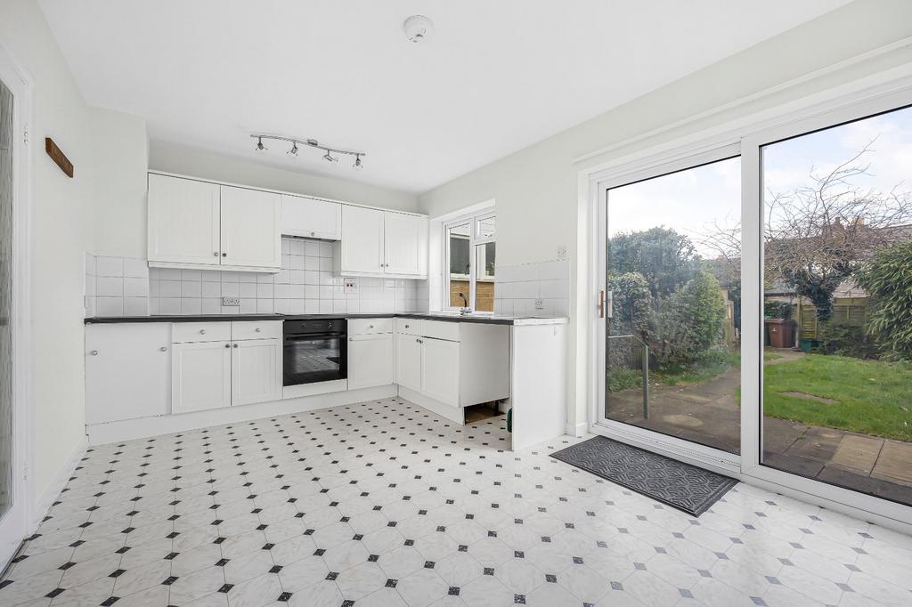 Kitchen/ Dining Room