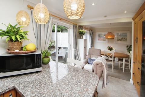 4 bedroom detached house for sale, Malvern Rise, Glossop SK13
