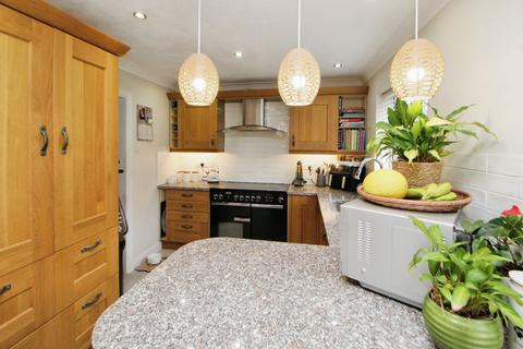 4 bedroom detached house for sale, Malvern Rise, Glossop SK13