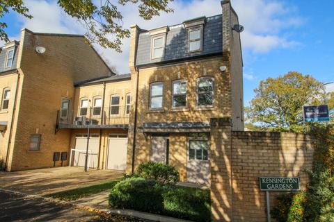 4 bedroom semi-detached house to rent, Kensington Gardens, Alderley Edge SK9