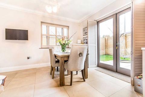 4 bedroom semi-detached house to rent, Kensington Gardens, Alderley Edge SK9