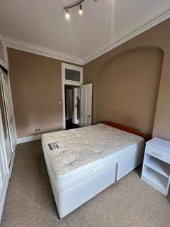2 bedroom flat to rent, Paddington, London W9