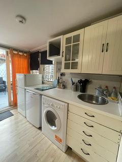 1 bedroom in a house share to rent, Charing Cross, London WC2N