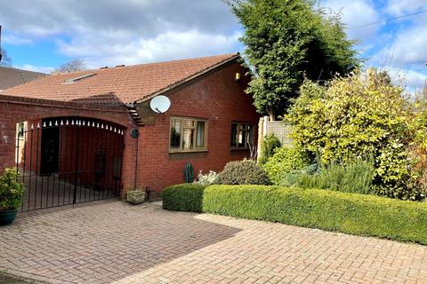 2 bedroom detached bungalow for sale, Helenny Close, Wednesfield, Wolverhampton, WV11