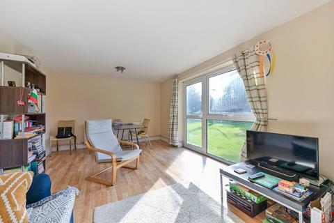 2 bedroom flat to rent, Cross Deep, Twickenham, TW1