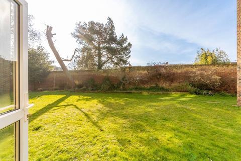 2 bedroom flat to rent, Cross Deep, Twickenham, TW1