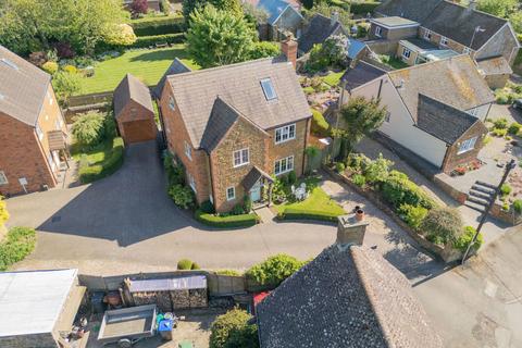 4 bedroom detached house for sale, Westhorpe Lane, Byfield NN11