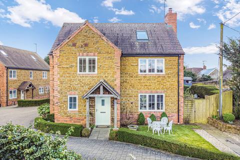 4 bedroom detached house for sale, Westhorpe Lane, Byfield NN11