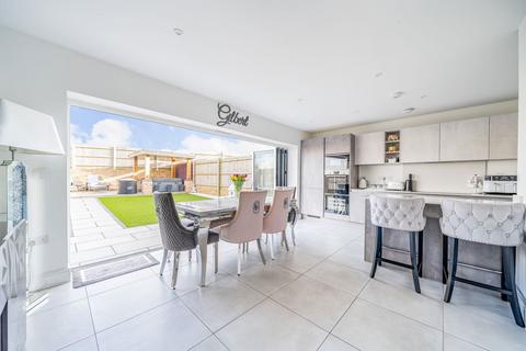 45 Bloomfields, Rainham, Gillingham, ME8 7BZ