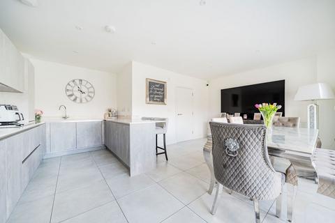 45 Bloomfields, Rainham, Gillingham, ME8 7BZ