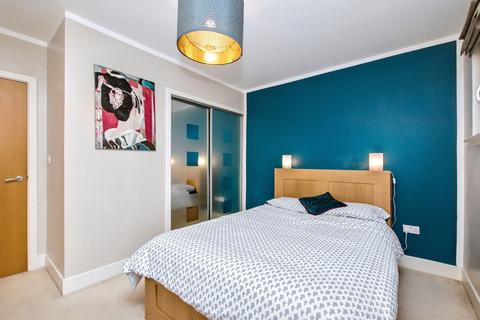 Flat 6, 17 Colonsay Close, Edinburgh, EH5 1BT