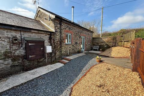 1 bedroom semi-detached house to rent, Trebullett, Launceston