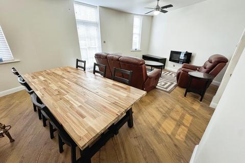 3 bedroom apartment to rent, Belper Road, Derby, DE1