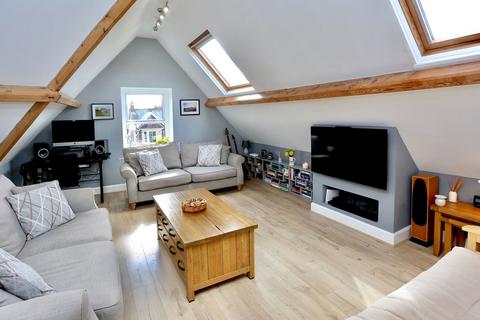 2 bedroom apartment for sale, Avenue Road, Abergavenny NP7