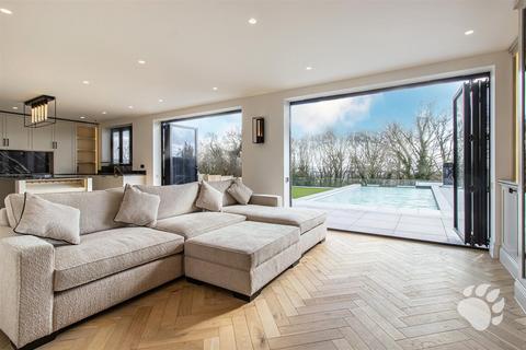 3 bedroom detached house for sale, Thames View, Langdon Hills SS16