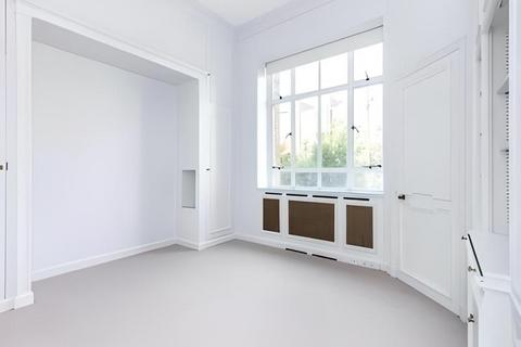 3 bedroom apartment to rent, Belgravia, London SW1W