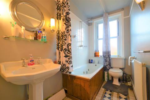 3 bedroom flat to rent, Hagley Court, Edgbaston, Birmingham B16