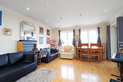 2 bedroom apartment for sale, Great Oak Drive, Altrincham