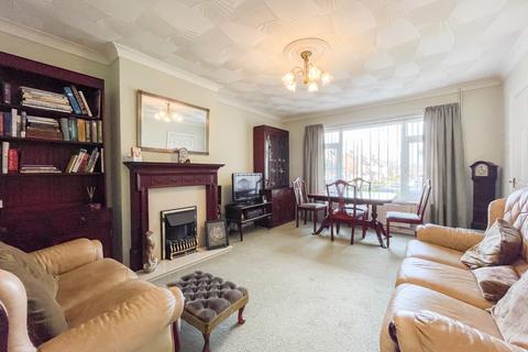 17 Painters Ash Lane, Northfleet, Gravesend, DA11 8EG