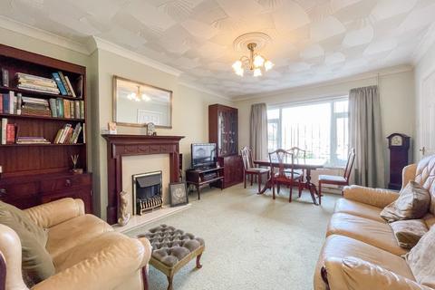 17 Painters Ash Lane, Northfleet, Gravesend, DA11 8EG