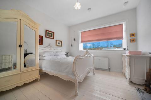 Fernbank Back Road, Locharbriggs, Dumfries, DG1 1RX