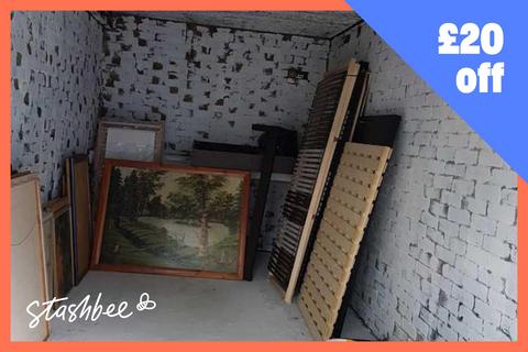 Garage to rent, Culvert Road, London SW11