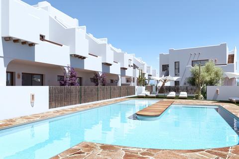 3 bedroom bungalow, C. la Paz