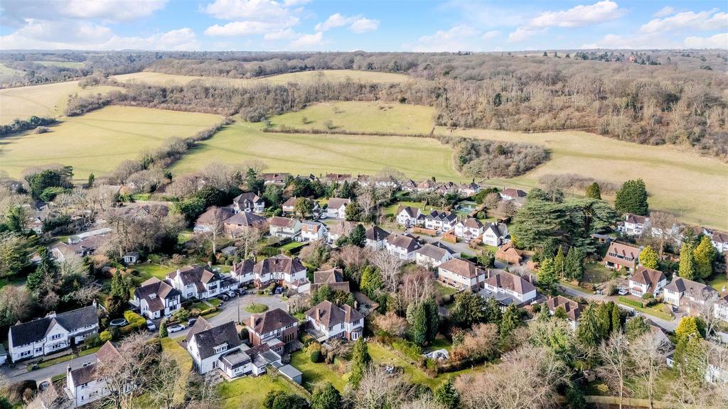 STAGBURY CLOSE, 9 DRONE (8).jpg