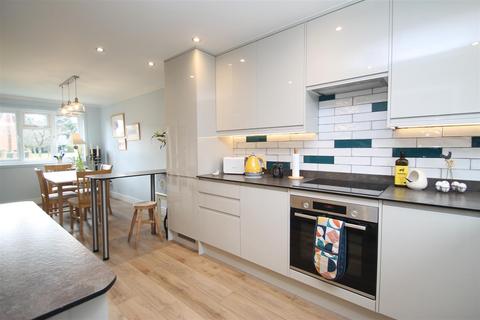 1 The Chase, Knaresborough, HG5 0SY