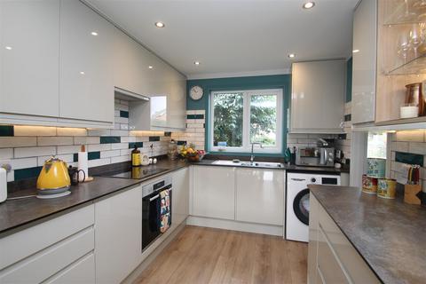 1 The Chase, Knaresborough, HG5 0SY