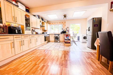 2 bedroom terraced house for sale, Hall Lane, London, E4