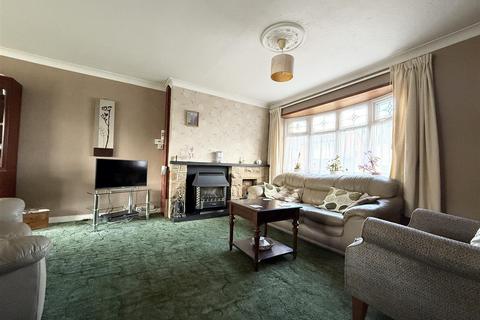 3 bedroom semi-detached house for sale, Suffolk Close, Wigston LE18