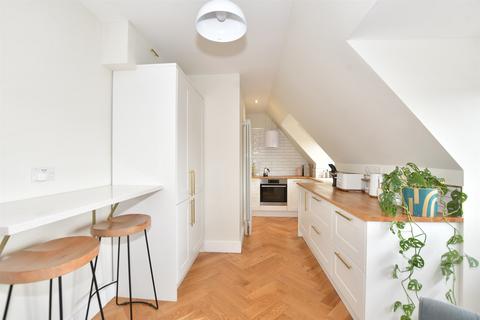 2 bedroom apartment for sale, Godwyn Road, Folkestone, Kent